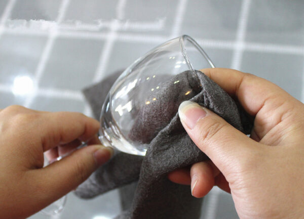 Magic Microfiber Cleaning Cloth for Glass, Windows & Kitchen - Image 8