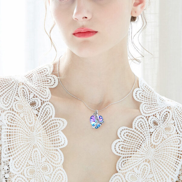 European And American Fashion Love Crystal Necklace - Image 3